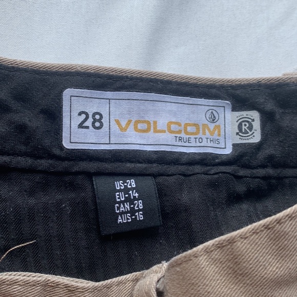 Short volcom - Picture 2 of 3